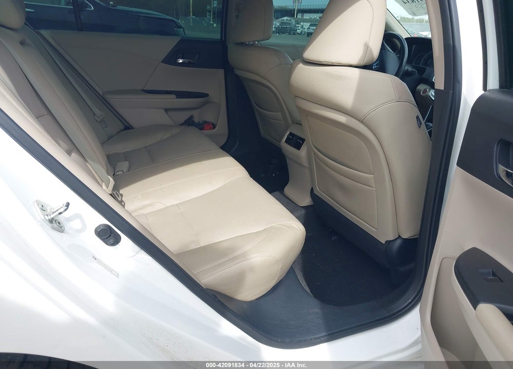 2013 HONDA ACCORD VIN: 1HGCR3F82DA023198