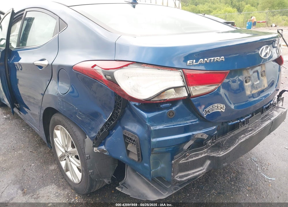 2015 HYUNDAI ELANTRA VIN: KMHDH4AE4FU241052