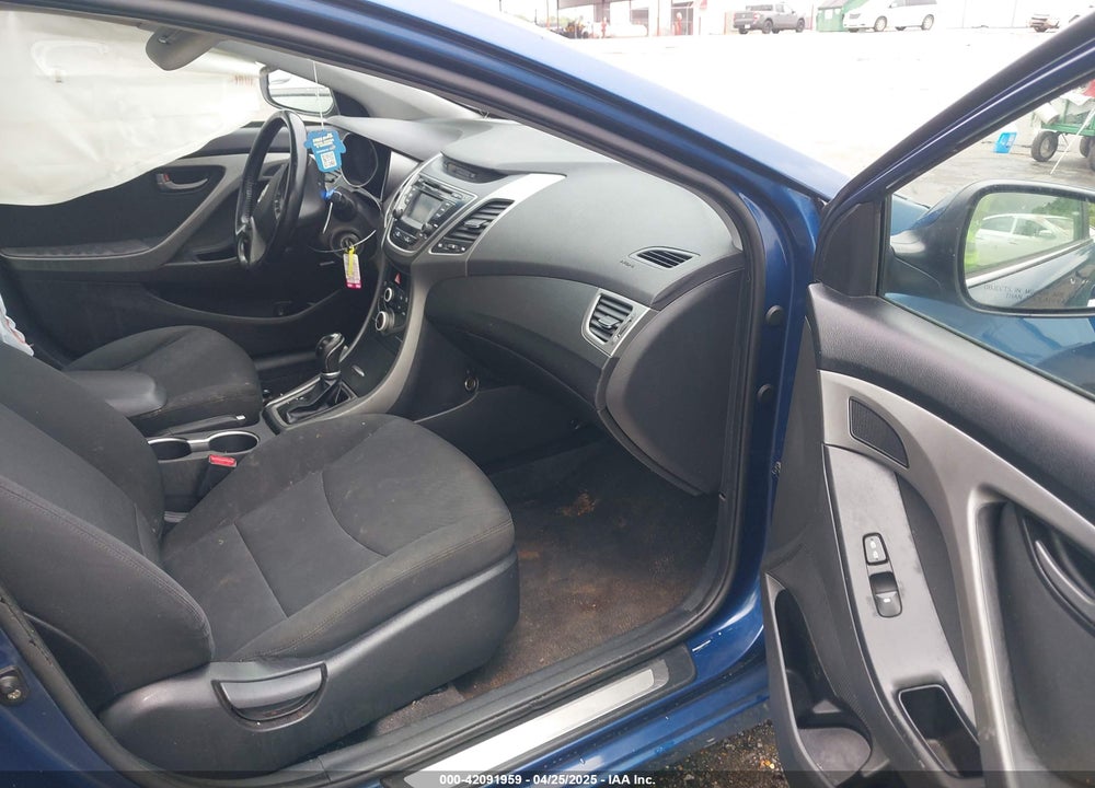 2015 HYUNDAI ELANTRA VIN: KMHDH4AE4FU241052