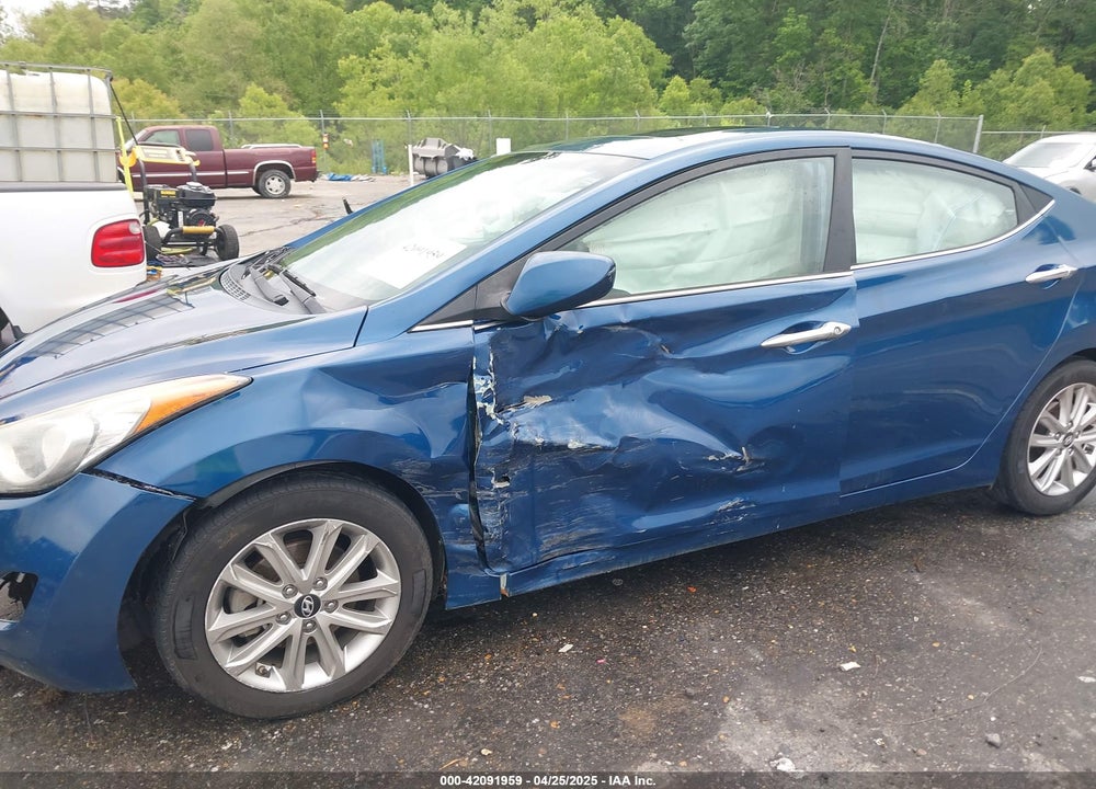 2015 HYUNDAI ELANTRA VIN: KMHDH4AE4FU241052