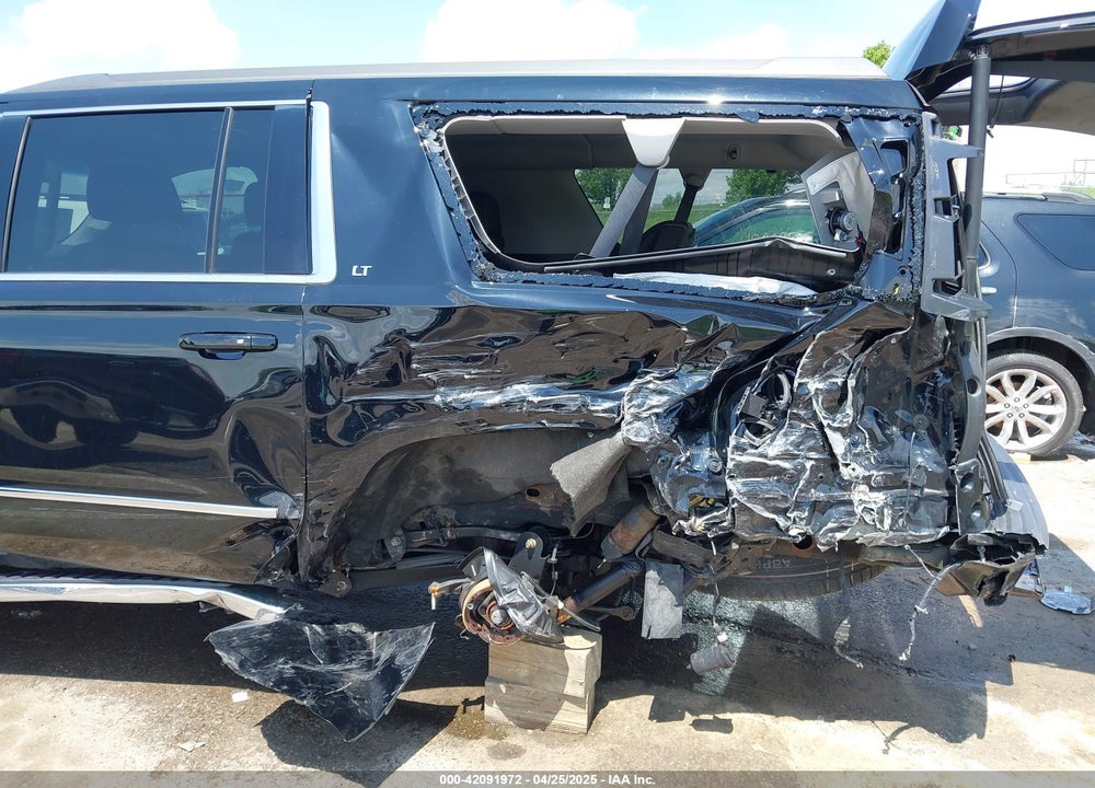 2018 CHEVROLET SUBURBAN LT VIN: 1GNSKHKC1JR374355