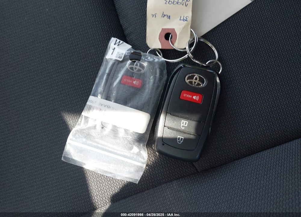 2025 TOYOTA COROLLA CROSS VIN: 7MUBAABG6SV124768