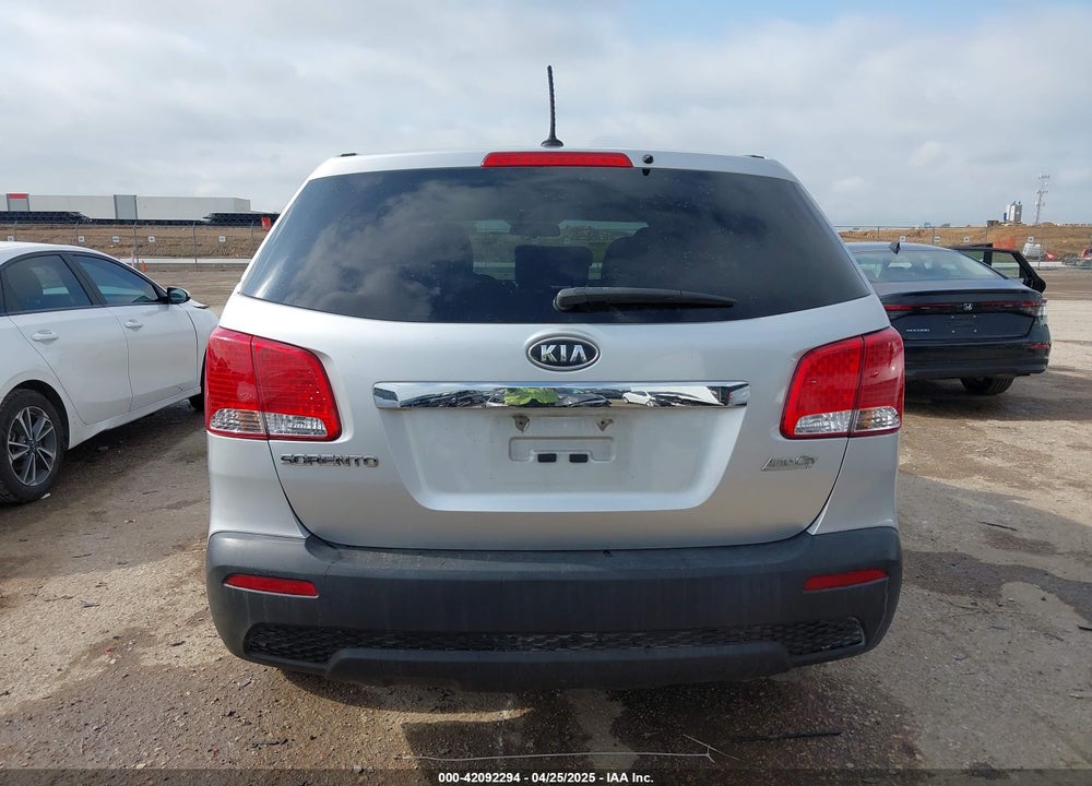 2012 KIA SORENTO LX VIN: 5XYKT3A13CG203908