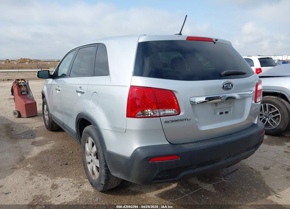 2012 KIA SORENTO LX VIN: 5XYKT3A13CG203908