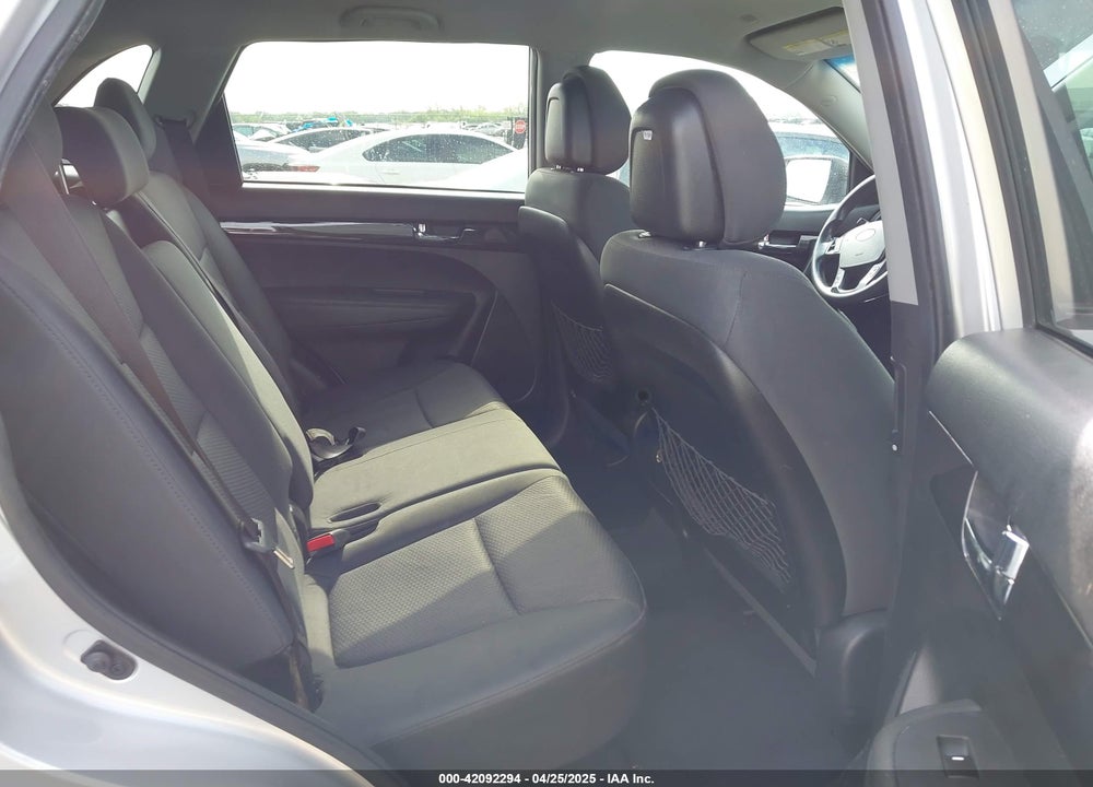 2012 KIA SORENTO LX VIN: 5XYKT3A13CG203908