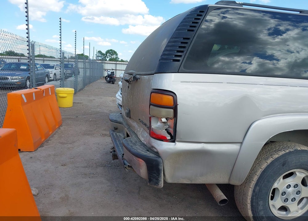2005 CHEVROLET SUBURBAN 1500 LS VIN: 3GNFK16Z55G209308