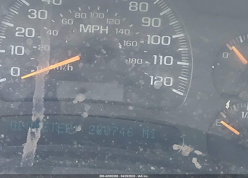 2005 CHEVROLET SUBURBAN 1500 LS VIN: 3GNFK16Z55G209308