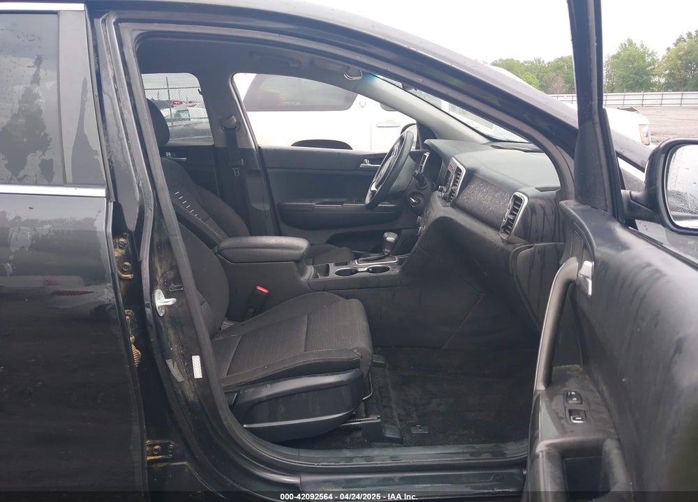 2018 KIA SPORTAGE LX VIN: KNDPMCAC3J7335212