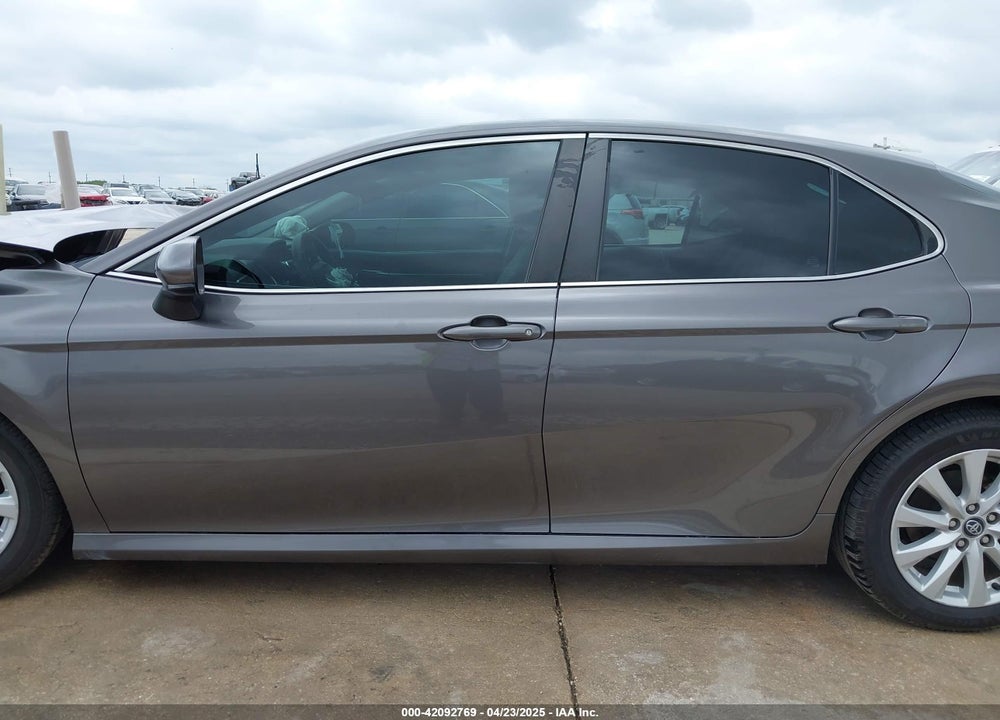 2020 TOYOTA CAMRY LE VIN: 4T1C11AK7LU860471