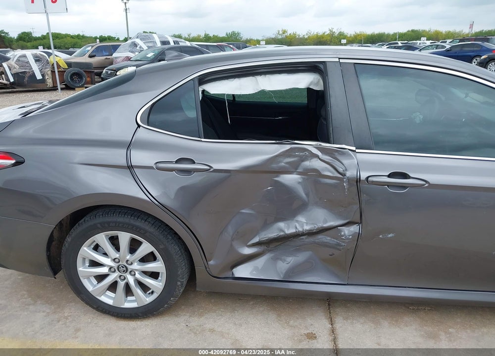 2020 TOYOTA CAMRY LE VIN: 4T1C11AK7LU860471