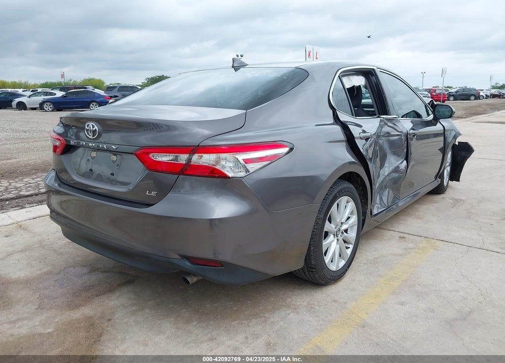 2020 TOYOTA CAMRY LE VIN: 4T1C11AK7LU860471