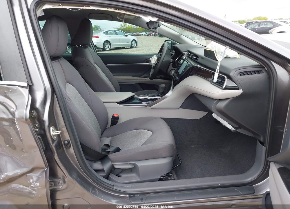 2020 TOYOTA CAMRY LE VIN: 4T1C11AK7LU860471