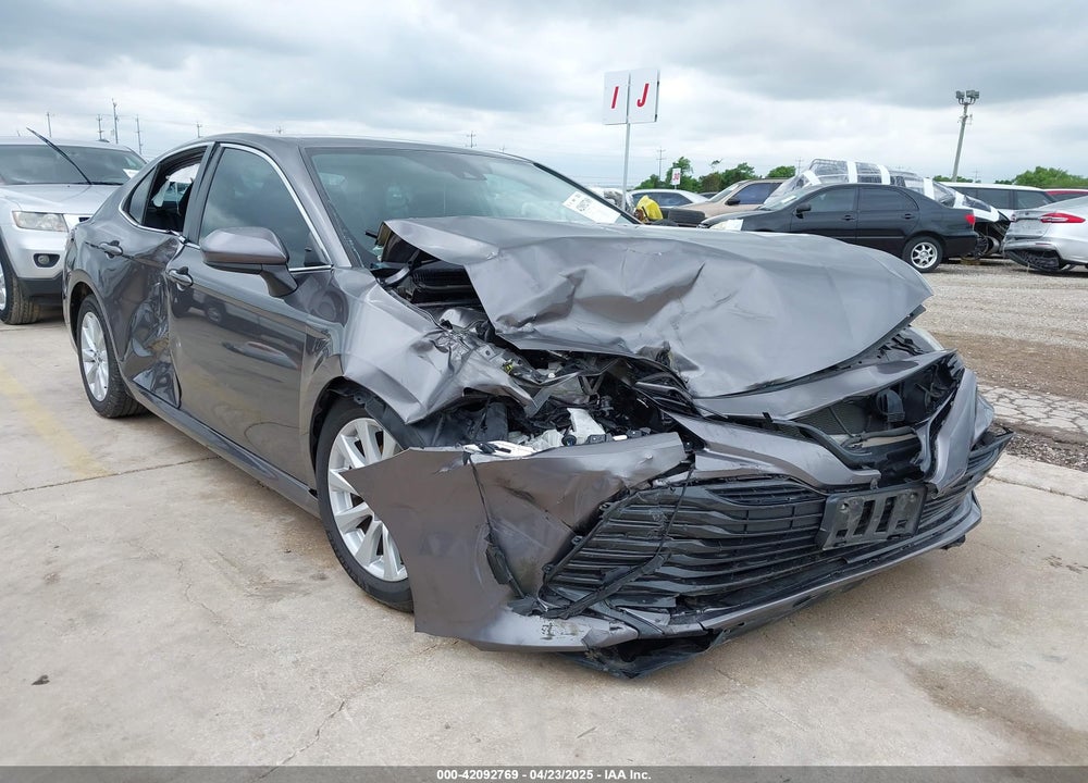 2020 TOYOTA CAMRY LE VIN: 4T1C11AK7LU860471