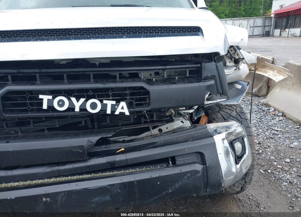 2016 TOYOTA TUNDRA SR5 5.7L V8 VIN: 5TFDW5F19GX566639