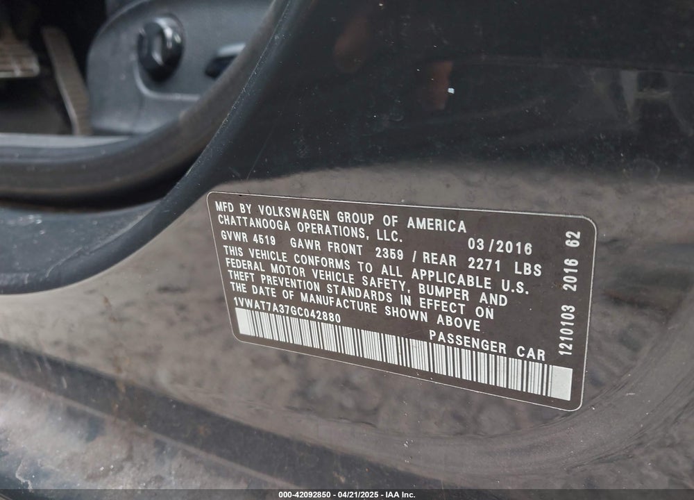 2016 VOLKSWAGEN PASSAT VIN: 1VWAT7A37GC042880