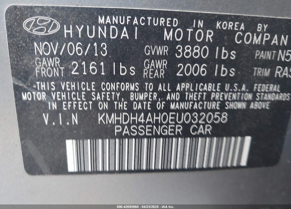 2014 HYUNDAI ELANTRA VIN: KMHDH4AH0EU032058
