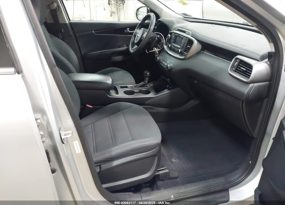 2016 KIA SORENTO VIN: 5XYPGDA51GG006924