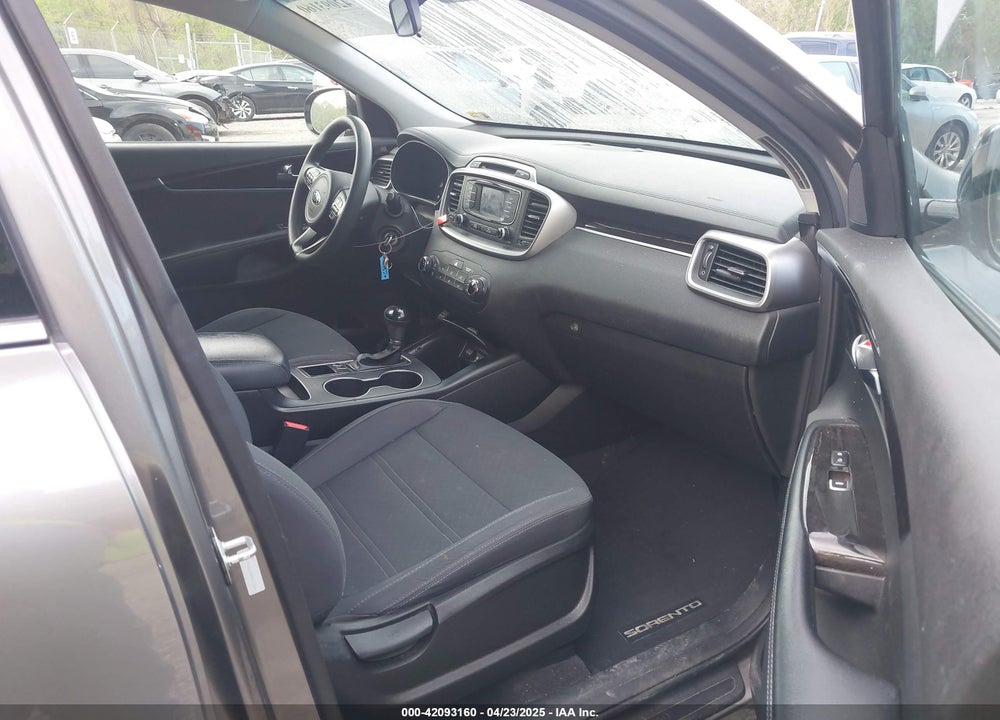 2017 KIA SORENTO 3.3L LX VIN: 5XYPGDA53HG315036