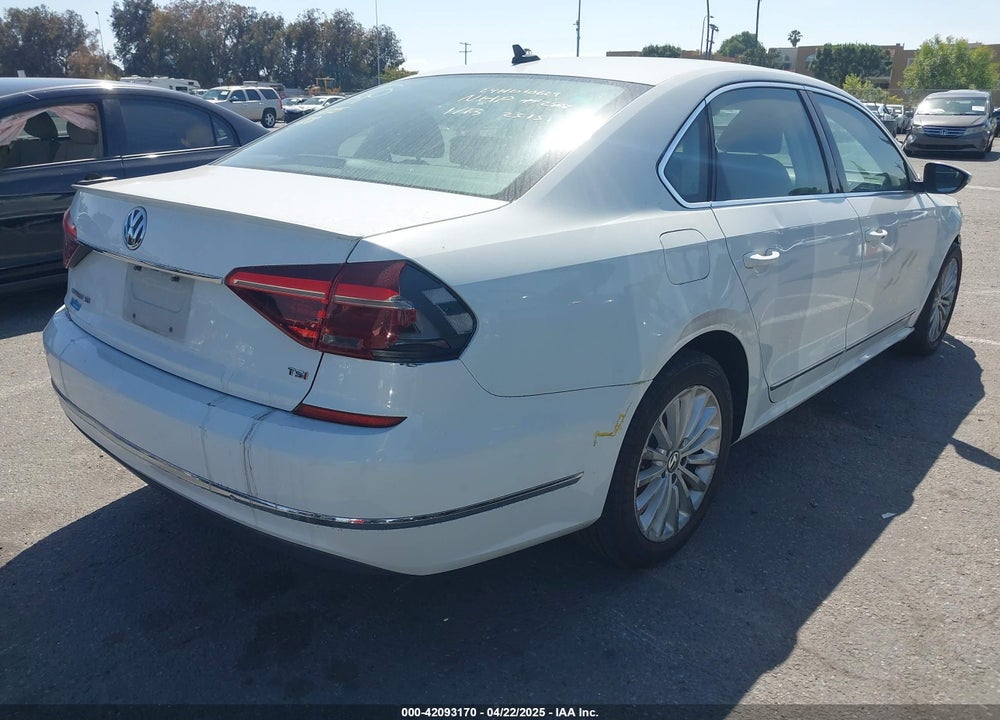 2017 VOLKSWAGEN PASSAT VIN: 1VWBT7A30HC037915