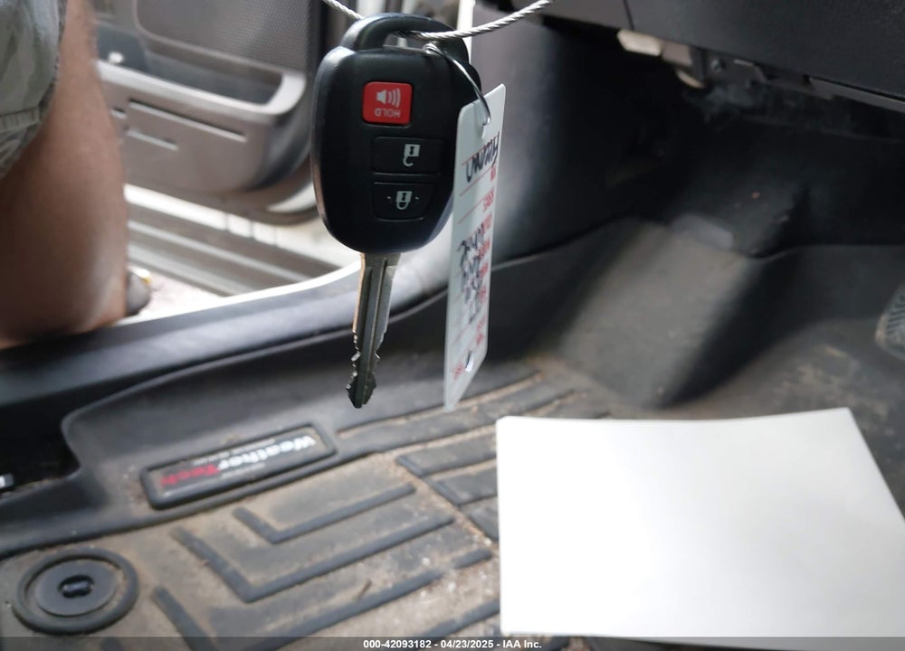 2017 TOYOTA RAV4 VIN: JTMZFREV6HJ110359