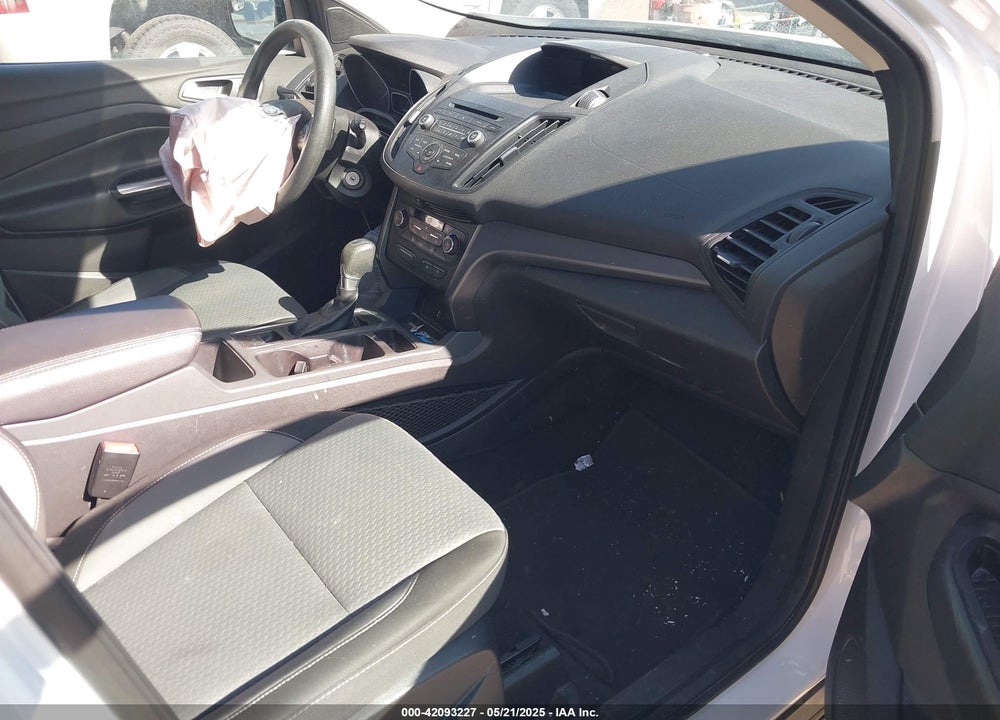 2017 FORD ESCAPE VIN: 1FMCU9GD3HUB82341