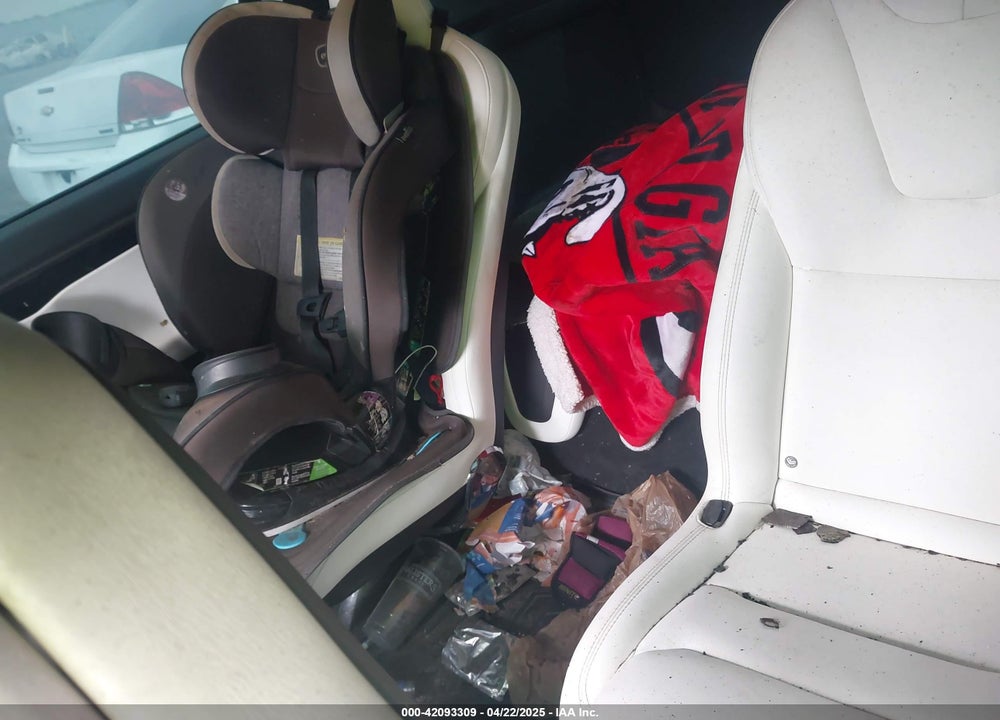2019 TESLA MODEL X VIN: 5YJXCBE23KF183815