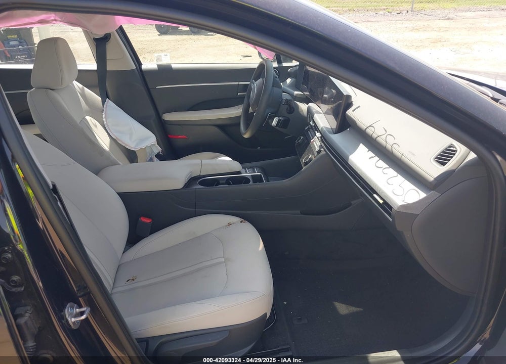 2024 HYUNDAI SONATA VIN: KMHL64JA5RA380000
