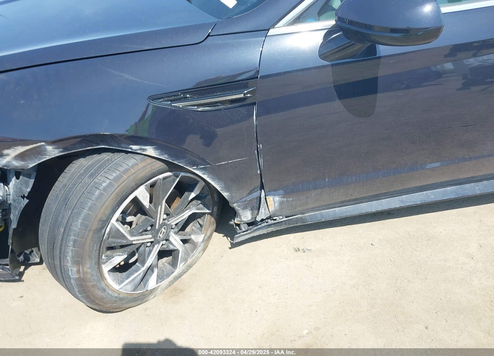 2024 HYUNDAI SONATA VIN: KMHL64JA5RA380000