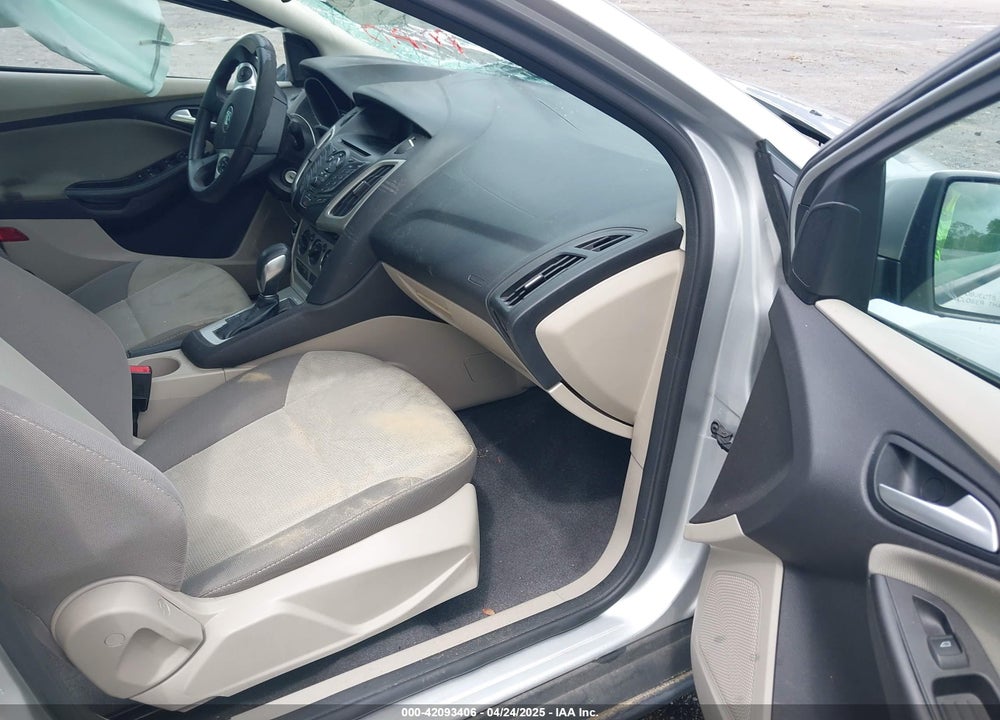 2014 FORD FOCUS SE VIN: 1FADP3F28EL272766
