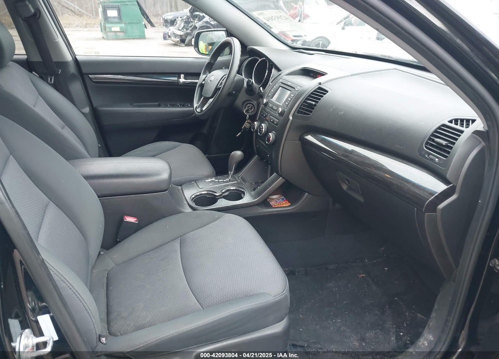 2013 KIA SORENTO VIN: 5XYKT3A61DG414943