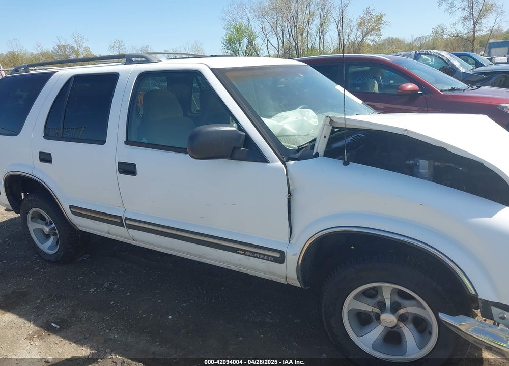 1998 CHEVROLET BLAZER LS CMI VIN: 1GNCS13W6W2122038