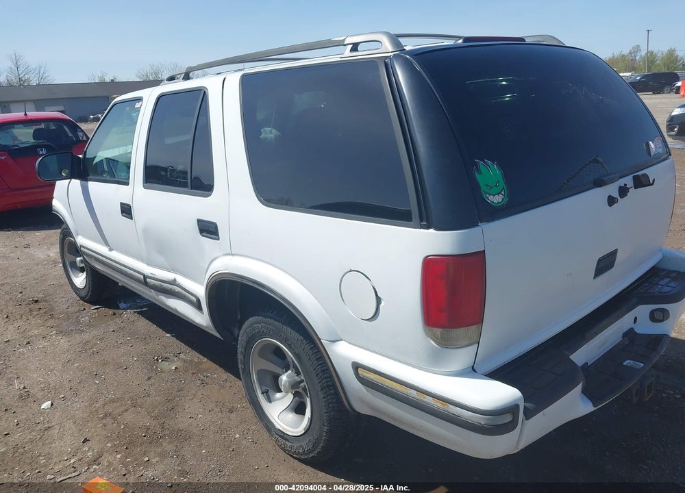 1998 CHEVROLET BLAZER LS CMI VIN: 1GNCS13W6W2122038