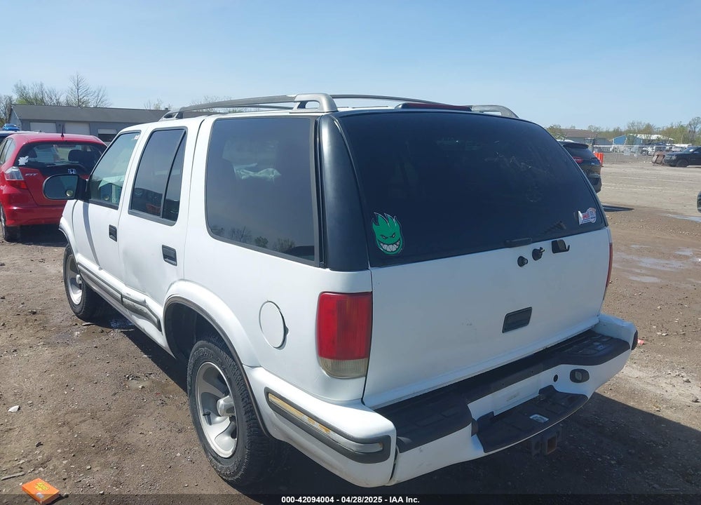 1998 CHEVROLET BLAZER LS CMI VIN: 1GNCS13W6W2122038