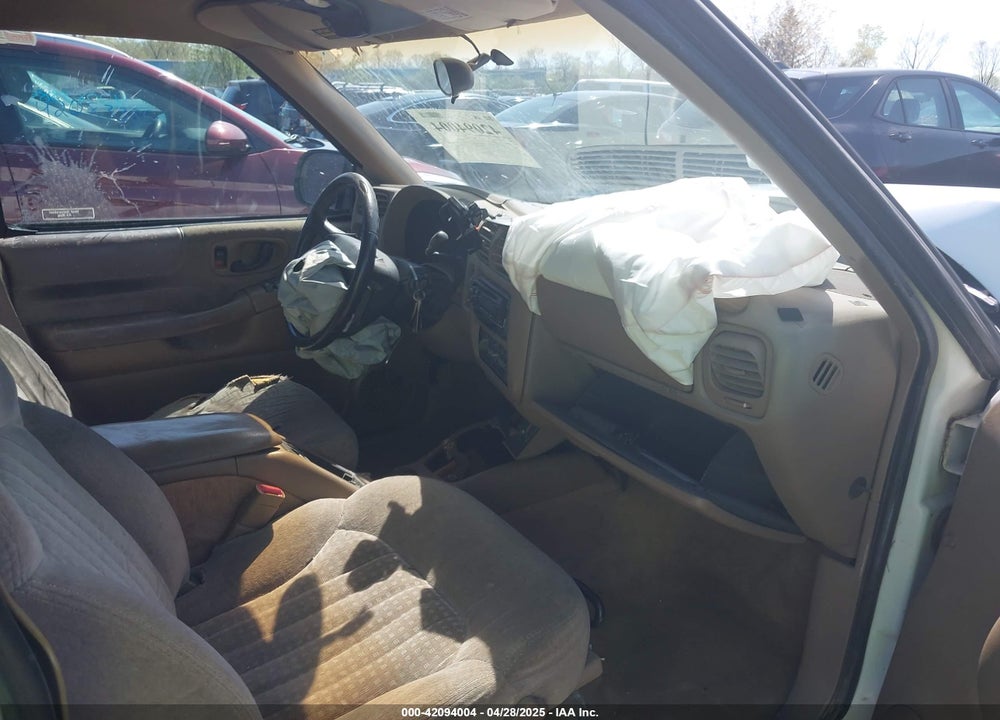 1998 CHEVROLET BLAZER LS CMI VIN: 1GNCS13W6W2122038