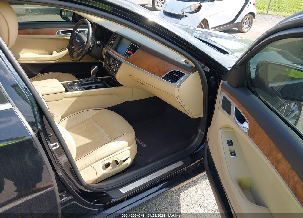 2015 HYUNDAI GENESIS 3.8 VIN: KMHGN4JE5FU036216