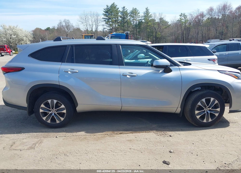 2023 TOYOTA HIGHLANDER XLE VIN: 5TDKDRBH6PS044676