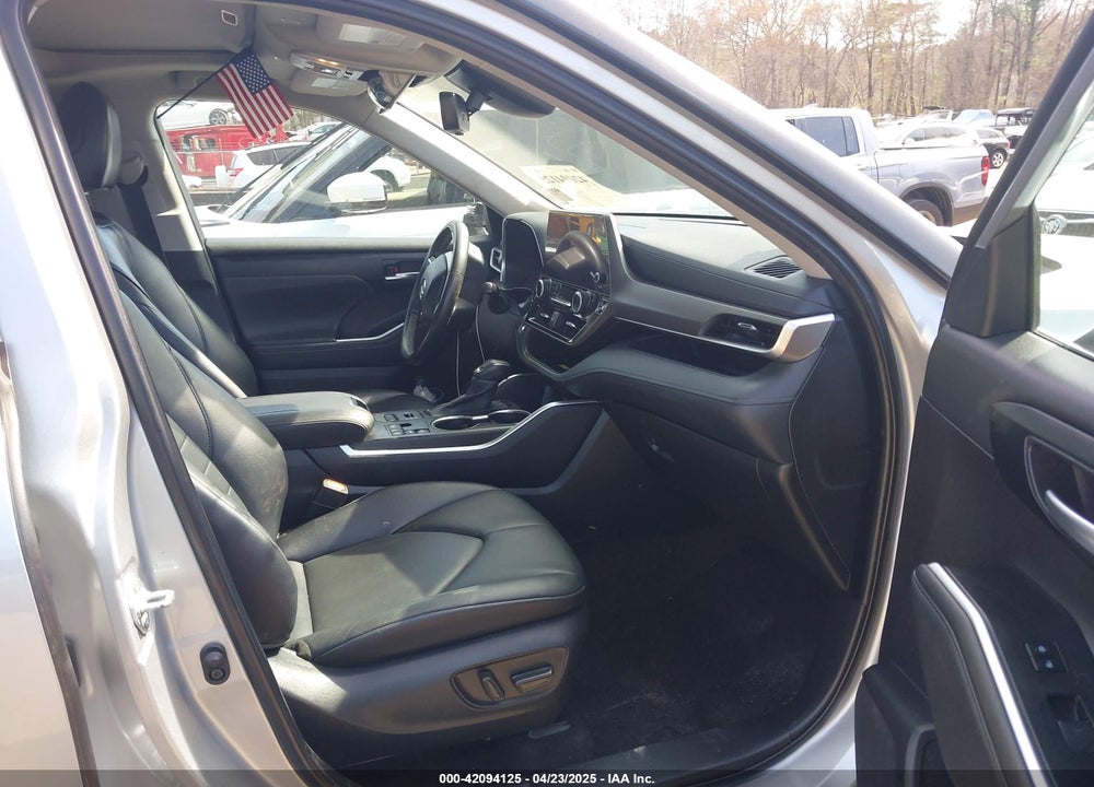 2023 TOYOTA HIGHLANDER XLE VIN: 5TDKDRBH6PS044676