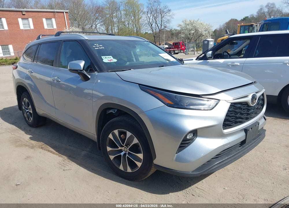 2023 TOYOTA HIGHLANDER XLE VIN: 5TDKDRBH6PS044676