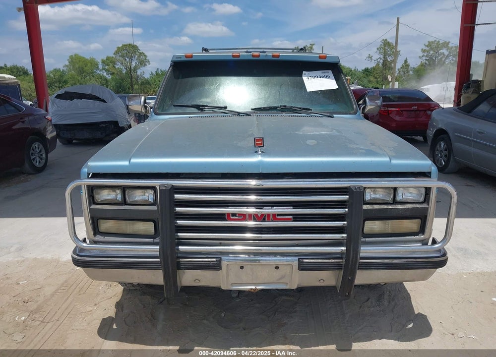 1989 GMC SUBURBAN R15 CONVENTIONAL VIN: 1GKER16K1KF527429