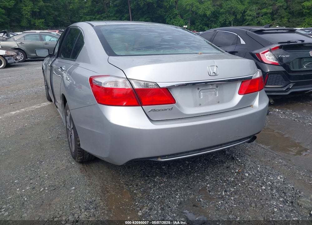 2013 HONDA ACCORD VIN: 1HGCR2F32DA108928