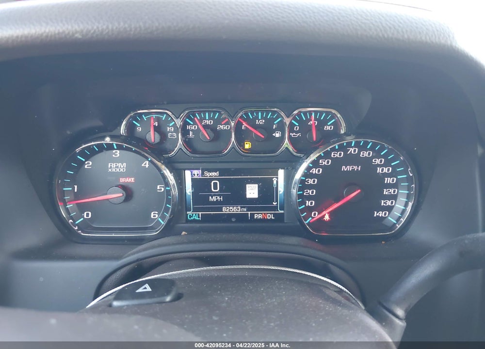 2018 CHEVROLET SUBURBAN VIN: 1GNSKHKC9JR281860