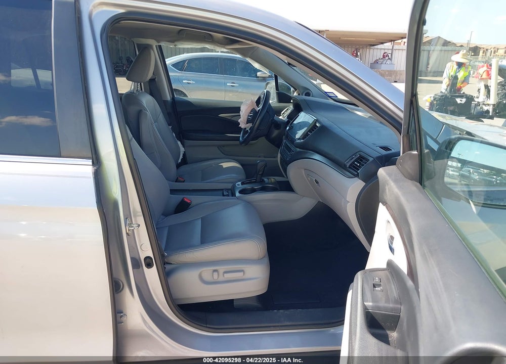 2020 HONDA PILOT VIN: 5FNYF5H46LB004744