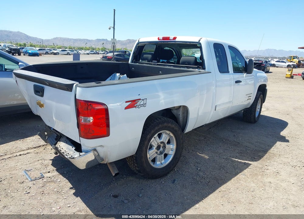 2012 CHEVROLET SILVERADO 1500 LT VIN: 1GCRKSE72CZ270608