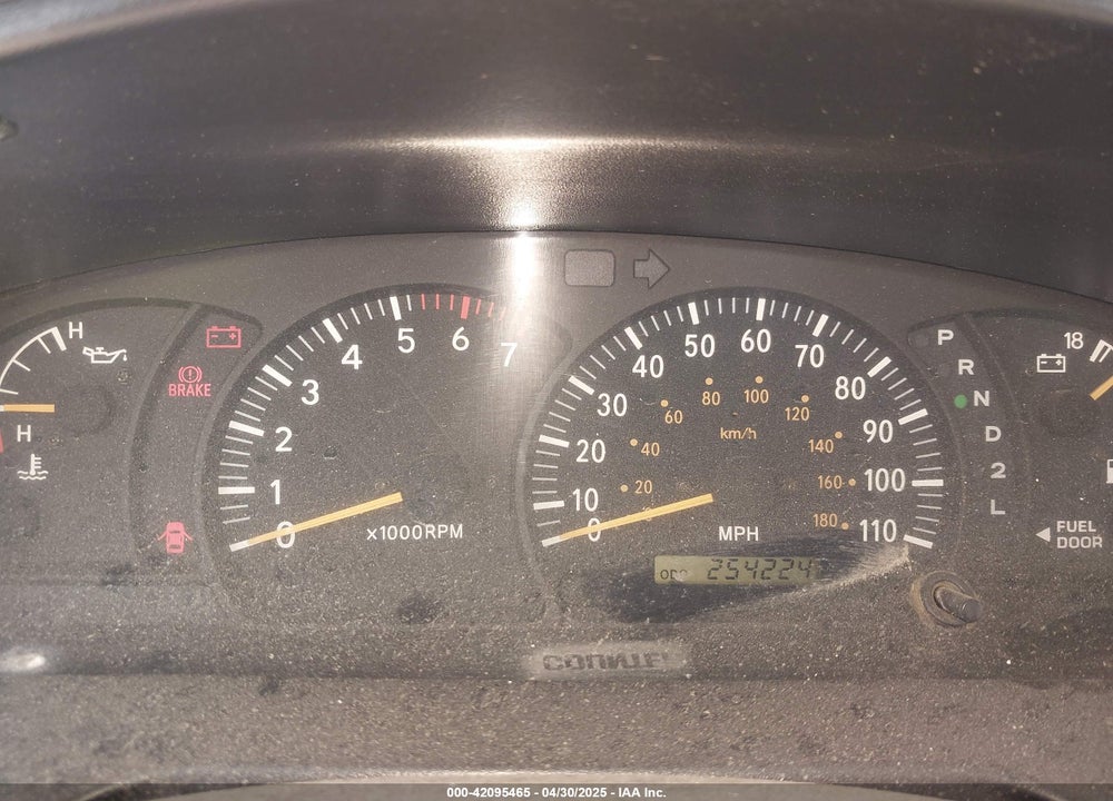 2002 TOYOTA TUNDRA SR5 V8 VIN: 5TBRT341X2S324052
