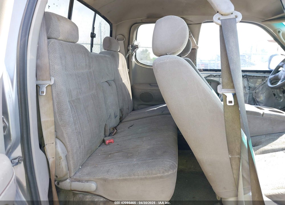 2002 TOYOTA TUNDRA SR5 V8 VIN: 5TBRT341X2S324052
