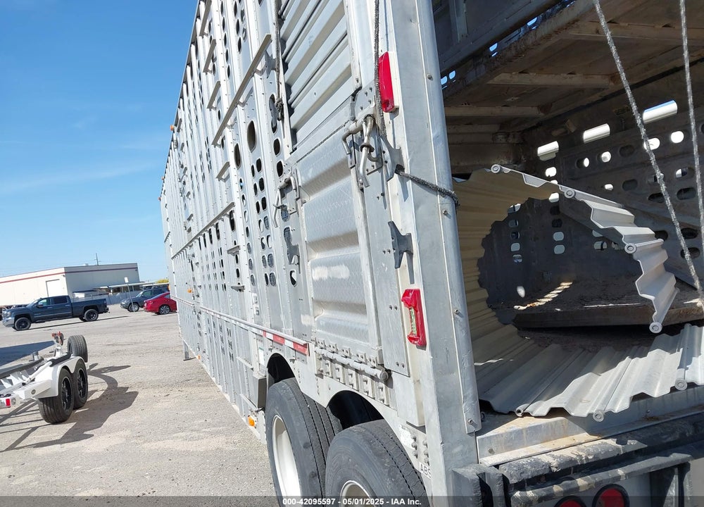 2010 WILSON TRAILER CO LIVESTOCK TRAILER VIN: 1W1UCSWJXAD538869