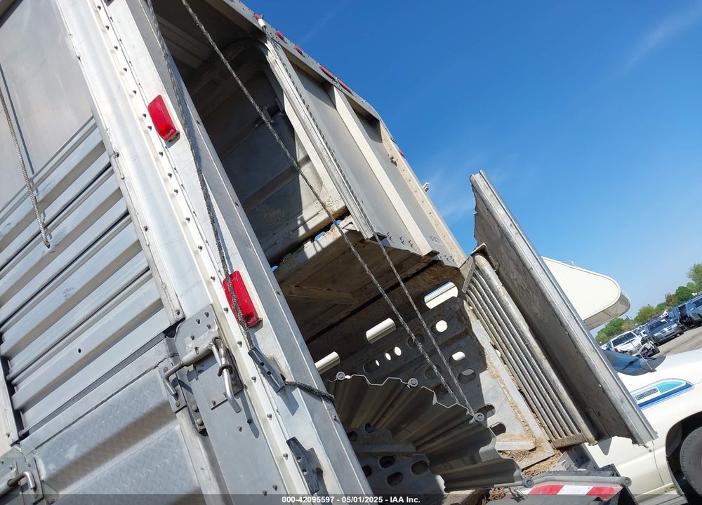 2010 WILSON TRAILER CO LIVESTOCK TRAILER VIN: 1W1UCSWJXAD538869