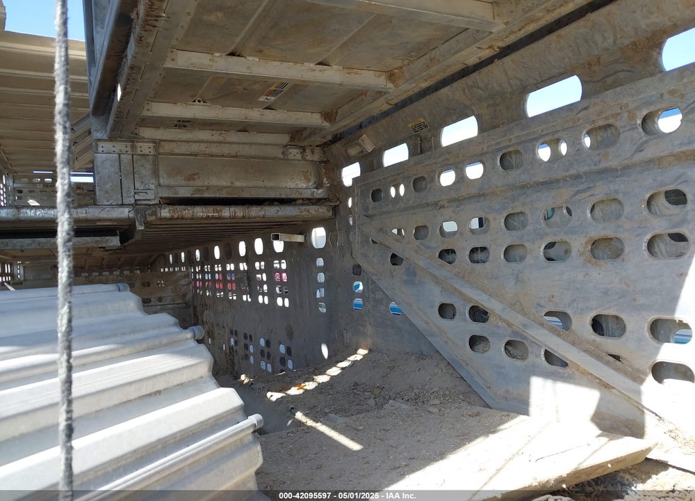 2010 WILSON TRAILER CO LIVESTOCK TRAILER VIN: 1W1UCSWJXAD538869
