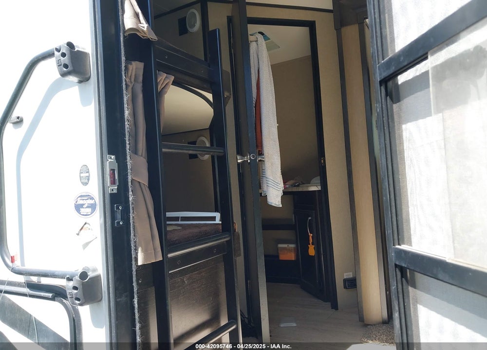 2017 GRAND DESIGN RECREATIONAL VIN: 573TE322XH3403193