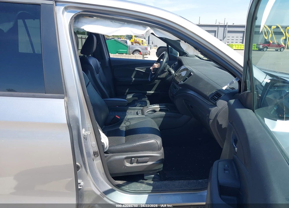 2020 HONDA PASSPORT VIN: 5FNYF8H55LB005023